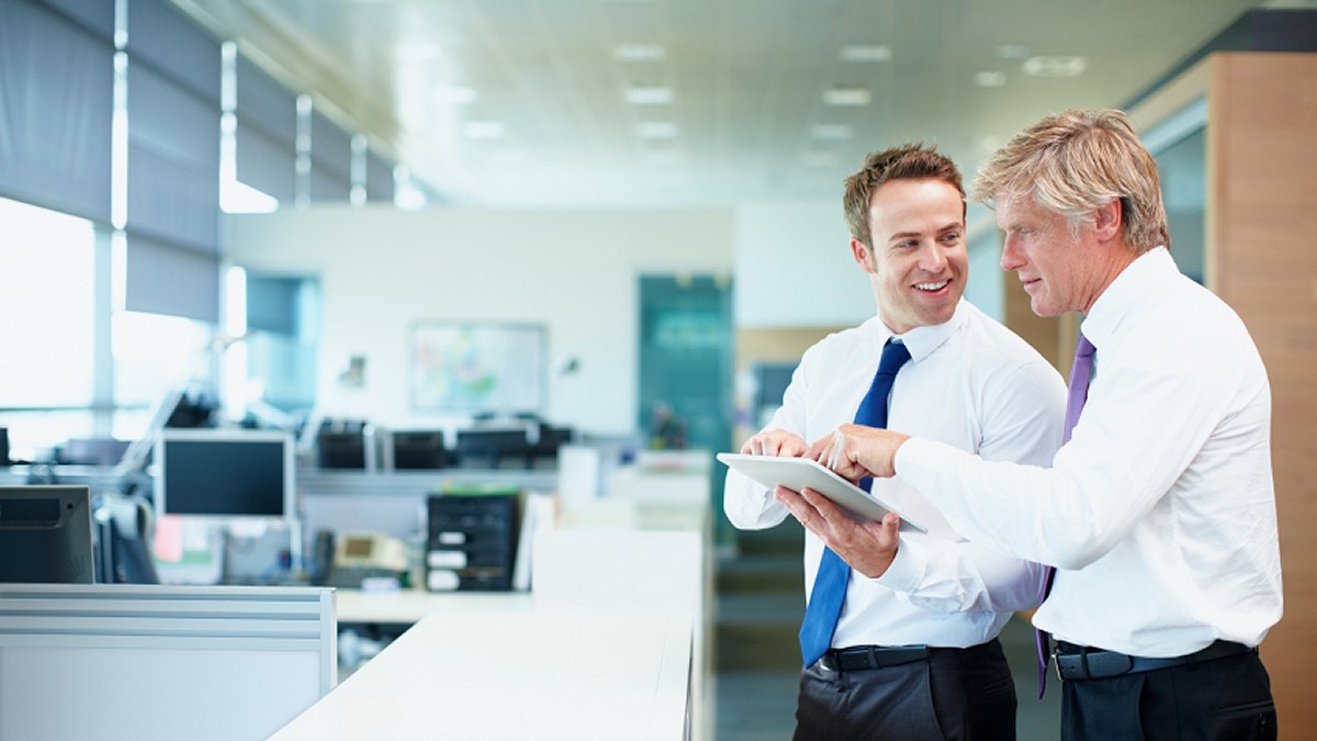 Influence: Leaders Are Not Colorfast